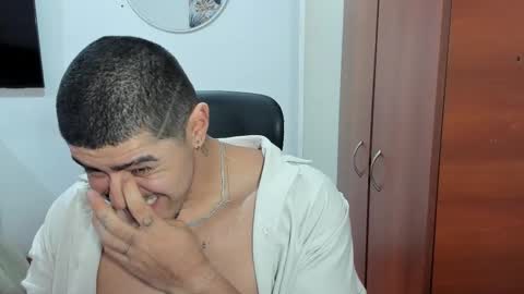 Snapshot of baltazardupont chatting on October 28, 2025, 2:20 pm Andres - online show from October 28, 2025, 2:20 pm