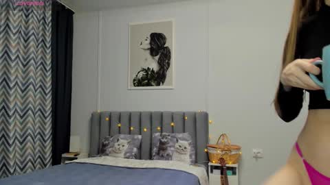 Kira online show from March 2, 2025, 8:07 pm