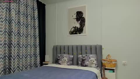 Kira online show from March 10, 2025, 1:12 am