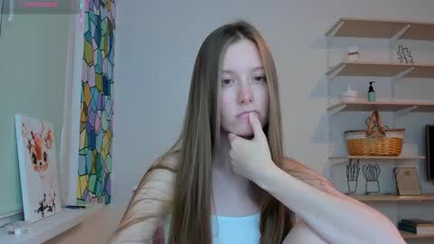 Kira online show from October 15, 2025, 8:42 pm