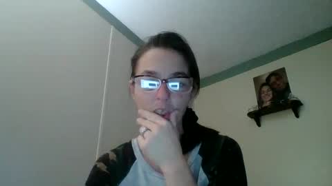 Snapshot of bamacpl80 chatting on December 29, 2024, 12:20 am bamacpl80 online show from December 29, 2024, 12:20 am