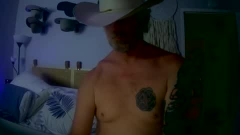 Snapshot of bananas318 chatting on October 24, 2025, 2:30 am bananas318 online show from October 24, 2025, 2:30 am