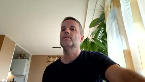 Snapshot of bananasplit1900 chatting on December 1, 2025, 9:14 am bananasplit1900 online show from December 1, 2025, 9:14 am