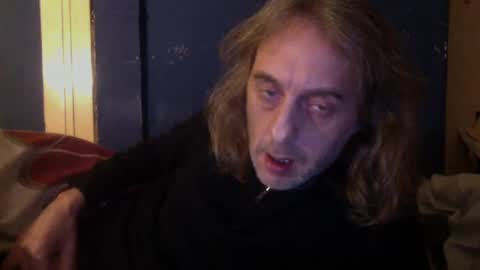 Snapshot of bangintoleather chatting on December 30, 2024, 2:31 am bangintoleather online show from December 30, 2024, 2:31 am