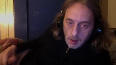 Snapshot of bangintoleather chatting on January 22, 2025, 2:48 am bangintoleather online show from January 22, 2025, 2:48 am