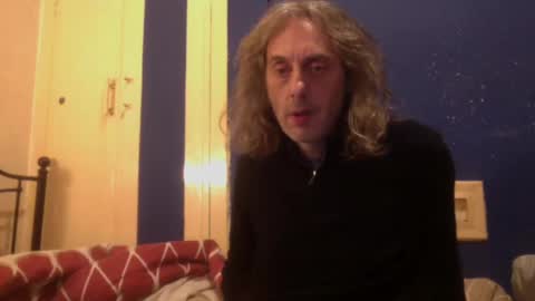 Snapshot of bangintoleather chatting on February 9, 2025, 2:38 am bangintoleather online show from February 9, 2025, 2:38 am