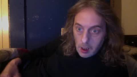 Snapshot of bangintoleather chatting on February 10, 2025, 1:35 am bangintoleather online show from February 10, 2025, 1:35 am