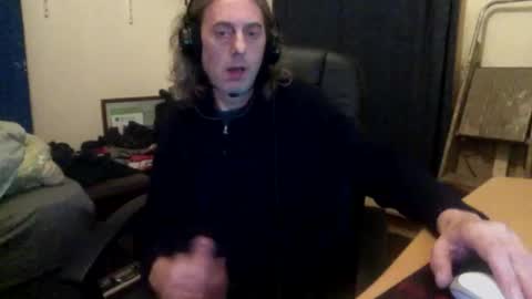 Snapshot of bangintoleather chatting on October 1, 2025, 2:06 am bangintoleather online show from October 1, 2025, 2:06 am