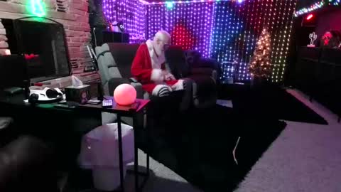 Snapshot of banjoey48 chatting on December 4, 2025, 2:10 am BANJOEY online show from December 4, 2025, 2:10 am