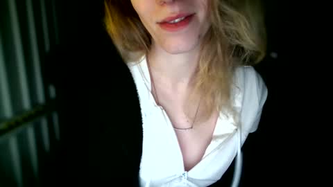 charliejones online show from February 19, 2025, 7:27 pm