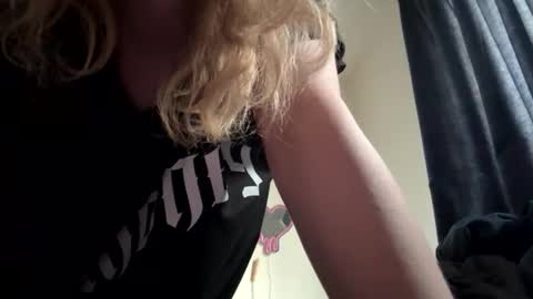 charliejones online show from October 16, 2025, 2:07 pm