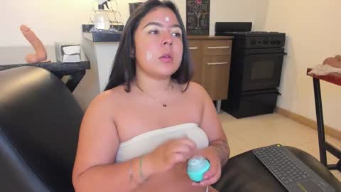 Snapshot of barbara_honey chatting on November 6, 2025, 1:01 pm Barbara online show from November 6, 2025, 1:01 pm