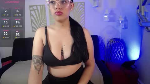 barbara_muller online show from December 1, 2025, 1:27 pm