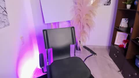Snapshot of barbara_portman chatting on September 19, 2025, 2:02 am Barbara online show from September 19, 2025, 2:02 am