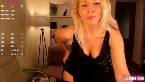 Snapshot of barbara_summers chatting on January 11, 2025, 4:57 pm Barbara online show from January 11, 2025, 4:57 pm