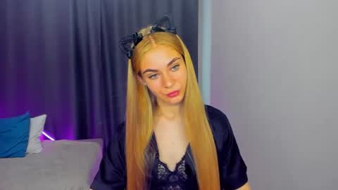 BarbaraChic online show from June 25, 2026, 12:09 pm