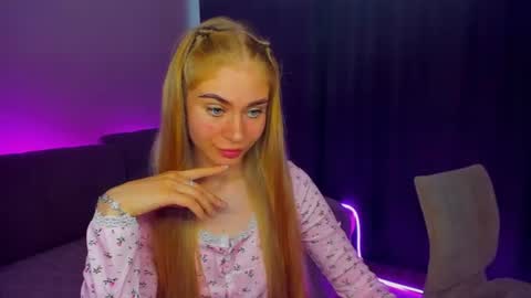 BarbaraChic online show from July 18, 2026, 2:54 pm