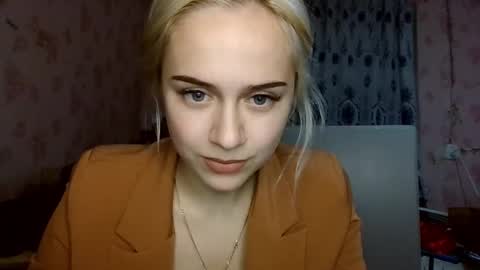 barbie___girl online show from November 17, 2025, 5:08 pm