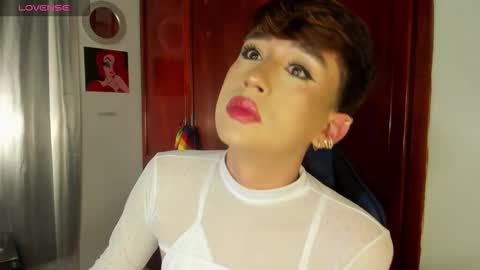 Snapshot of barbie_boy_ chatting on October 1, 2025, 6:52 am I work from home this is my room 3 online show from October 1, 2025, 6:52 am
