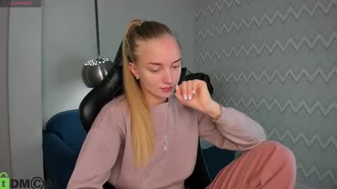 Snapshot of barbie_lis chatting on September 11, 2025, 12:33 am LisGTM2 Mon-Thu Sat 0100am-0700am online show from September 11, 2025, 12:33 am