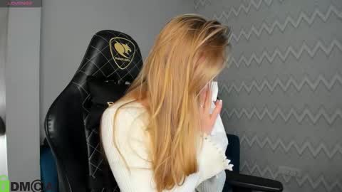 Snapshot of barbie_lis chatting on October 20, 2025, 12:44 am LisGTM2 Mon-Thu Sat 0100am-0700am online show from October 20, 2025, 12:44 am