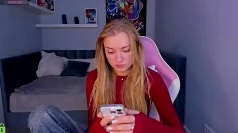 Snapshot of barbie_lis chatting on November 4, 2025, 12:54 am LisGTM2 Mon-Thu Sat 0100am-0700am online show from November 4, 2025, 12:54 am