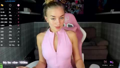 Snapshot of barbie_lis chatting on November 12, 2025, 11:36 pm LisGTM2 Mon-Thu Sat 0100am-0700am online show from November 12, 2025, 11:36 pm