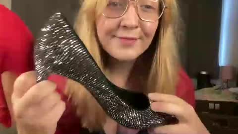 Snapshot of barbiegirl966 chatting on December 20, 2024, 9:54 am barbiegirl966 online show from December 20, 2024, 9:54 am
