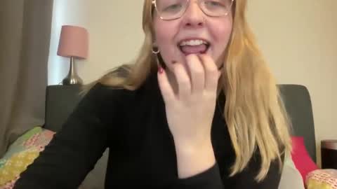 Snapshot of barbiegirl966 chatting on February 1, 2025, 9:43 am barbiegirl966 online show from February 1, 2025, 9:43 am