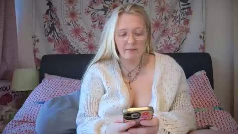 Snapshot of barbiegirl966 chatting on September 11, 2025, 8:47 am barbiegirl966 online show from September 11, 2025, 8:47 am