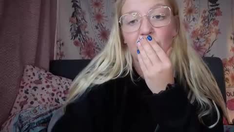 Snapshot of barbiegirl966 chatting on October 23, 2025, 11:42 am barbiegirl966 online show from October 23, 2025, 11:42 am