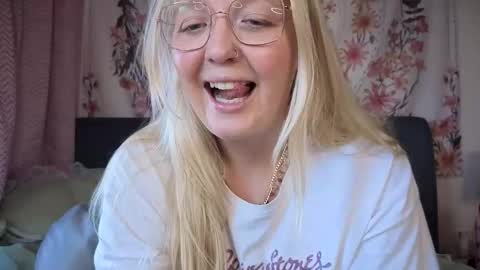 Snapshot of barbiegirl966 chatting on November 13, 2025, 9:52 am barbiegirl966 online show from November 13, 2025, 9:52 am