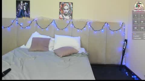 Snapshot of barbiemuscle1 chatting on December 22, 2024, 12:16 pm Barbie online show from December 22, 2024, 12:16 pm