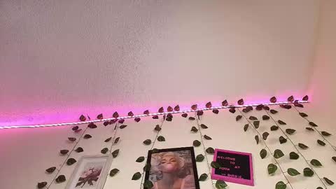 barbiie_98 online show from February 27, 2026, 1:55 pm