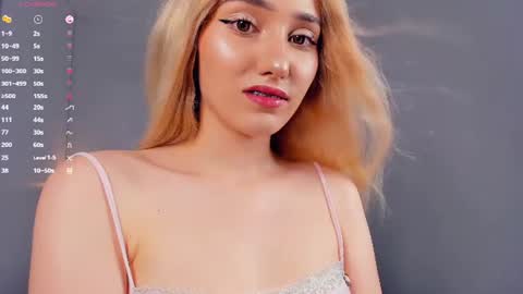Mia online show from June 13, 2026, 2:04 pm