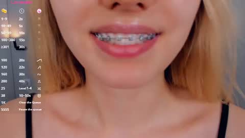 Mia online show from July 9, 2026, 2:32 pm