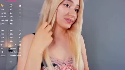 Mia online show from July 12, 2026, 2:08 pm