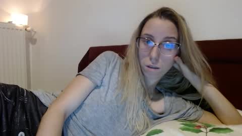 Snapshot of barelylegalblondy chatting on February 15, 2026, 5:20 pm Lena online show from February 15, 2026, 5:20 pm
