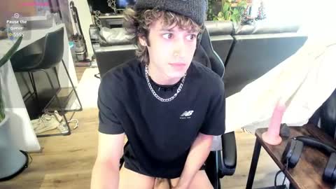 Snapshot of bashful4200 chatting on February 9, 2025, 10:32 pm ryan online show from February 9, 2025, 10:32 pm