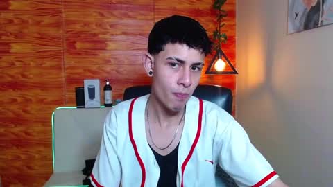 Snapshot of bastiaan_28 chatting on January 23, 2025, 3:26 am Bastian online show from January 23, 2025, 3:26 am