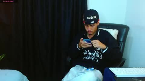 Snapshot of bastiaan_28 chatting on May 14, 2026, 10:49 pm Bastian online show from May 14, 2026, 10:49 pm