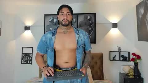 bastian_jones1 online show from October 5, 2025, 8:29 pm