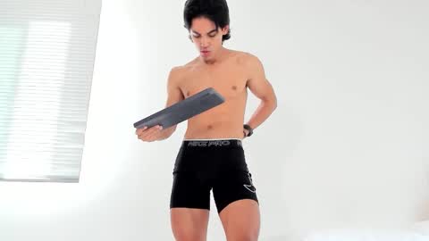 Snapshot of bastianmaalouf chatting on October 7, 2025, 8:17 pm Bastian Maalouf online show from October 7, 2025, 8:17 pm