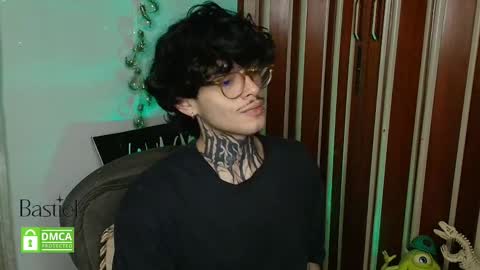 Snapshot of bastiel_ chatting on October 2, 2025, 2:07 am Bastiel online show from October 2, 2025, 2:07 am