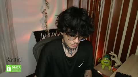 Snapshot of bastiel_ chatting on October 3, 2025, 2:52 am Bastiel online show from October 3, 2025, 2:52 am