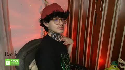 Snapshot of bastiel_ chatting on October 9, 2025, 2:20 am Bastiel online show from October 9, 2025, 2:20 am