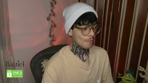 Snapshot of bastiel_ chatting on October 14, 2025, 1:06 am Bastiel online show from October 14, 2025, 1:06 am
