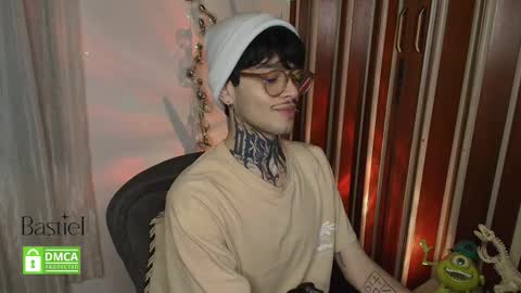 Snapshot of bastiel_ chatting on October 22, 2025, 11:48 pm Bastiel online show from October 22, 2025, 11:48 pm