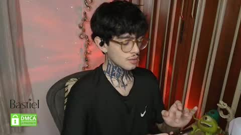 Snapshot of bastiel_ chatting on November 7, 2025, 1:38 am Bastiel online show from November 7, 2025, 1:38 am