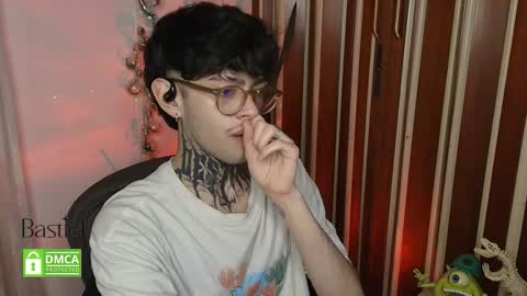 Snapshot of bastiel_ chatting on November 16, 2025, 1:44 am Bastiel online show from November 16, 2025, 1:44 am